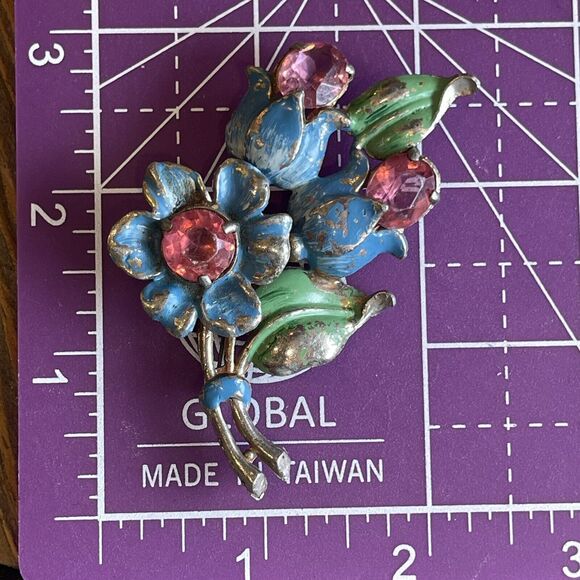 Vintage 1940's Pot Metal Rhinestone Enamel Floral Bouquet Brooch "MADE IN USA" - Picture 10 of 10